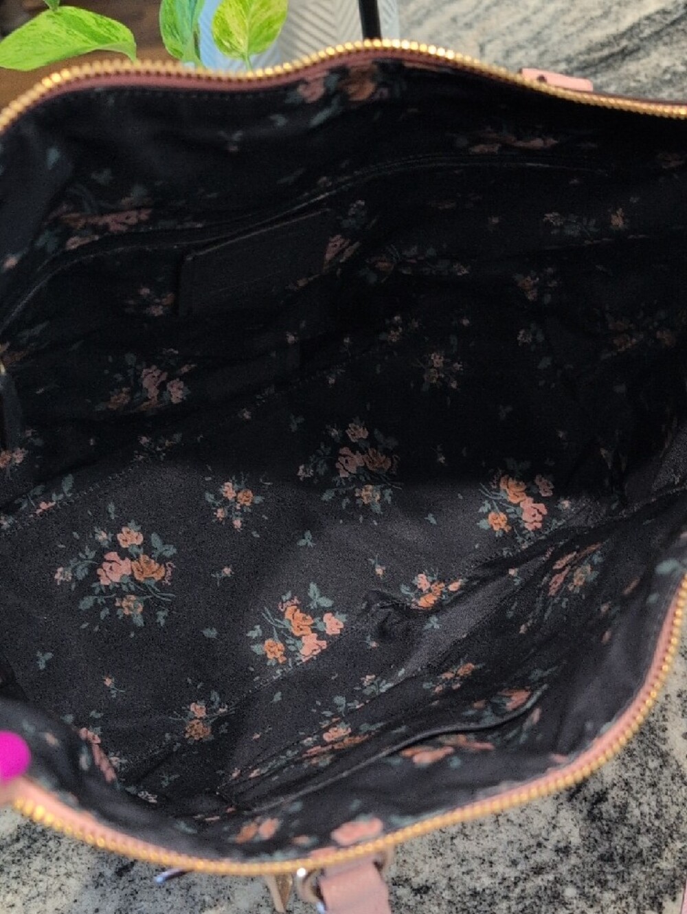 Coach Pink Gallery Leather Tote with Rose Bouquet Lining & Matching  Wristlet - Picture 8 of 13